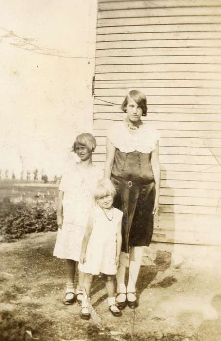 Portraits - Group, history of Iowa, Iowa History, IA, Schlichtmann, Linda, siblings, Iowa, Farms, Children