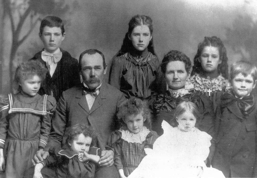 Portraits - Group, history of Iowa, Iowa History, Families, Early, IA, siblings, Iowa, Scherrman, Pearl, Children
