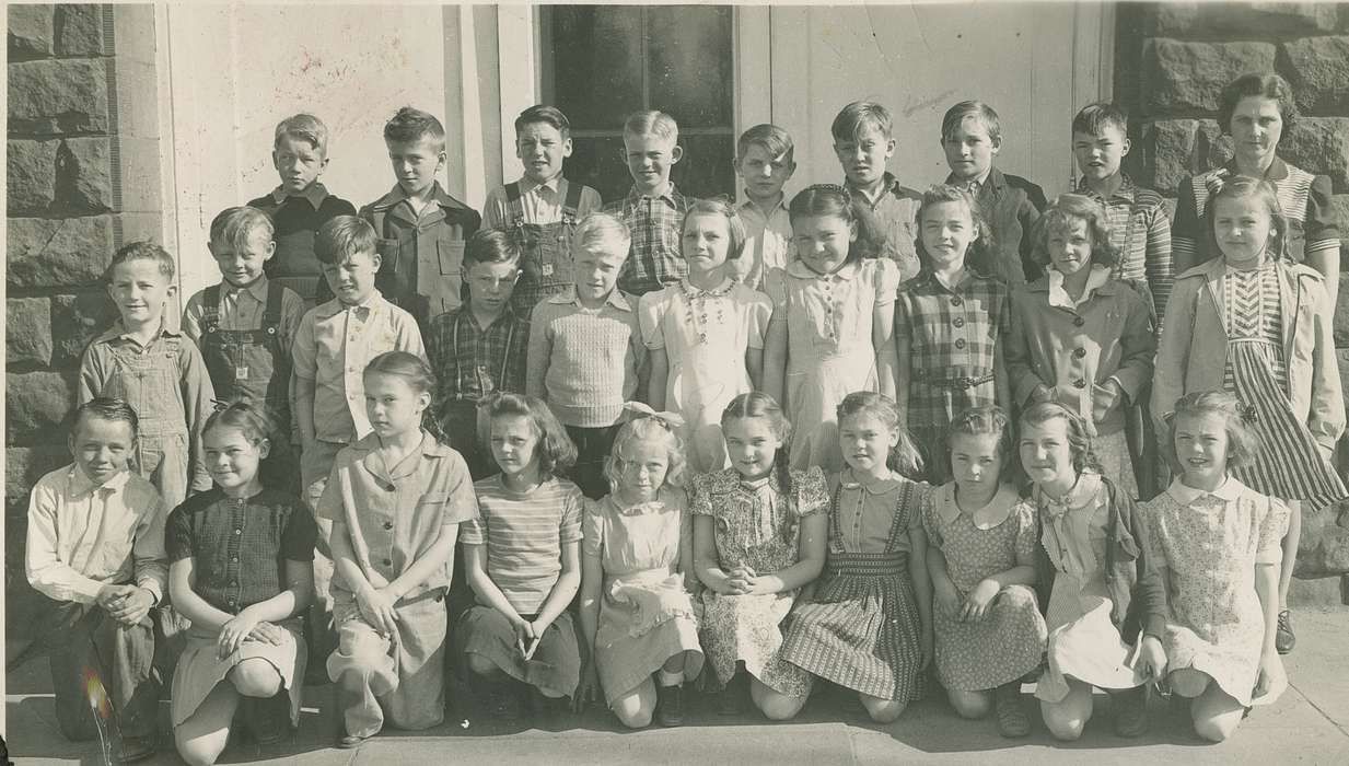 Hampton, IA, Portraits - Group, Schools and Education, school, class, Iowa, history of Iowa, Iowa History, teacher, Beach, Rosemary, Children