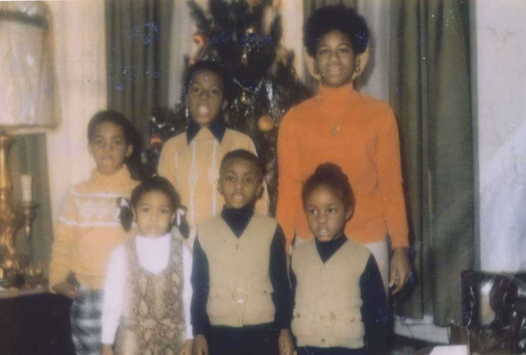 Portraits - Group, Iowa, Barrett, Sarah, Waterloo, IA, Families, Children, living room, african american, Homes, People of Color, christmas, christmas tree, history of Iowa, Holidays, Iowa History