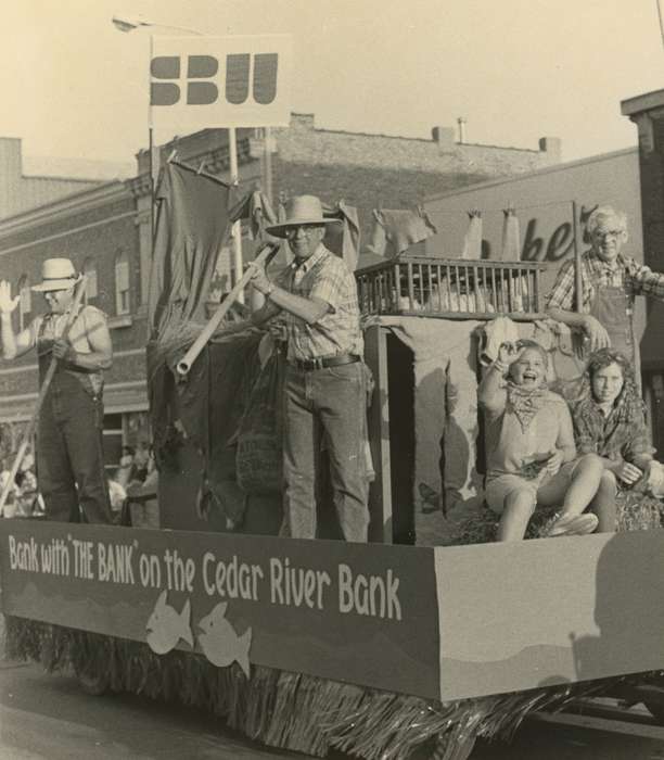 festival, Main Streets & Town Squares, Waverly Public Library, history of Iowa, Iowa History, Entertainment, Waverly, IA, Fairs and Festivals, parade float, Iowa, Cities and Towns, Children, Leisure