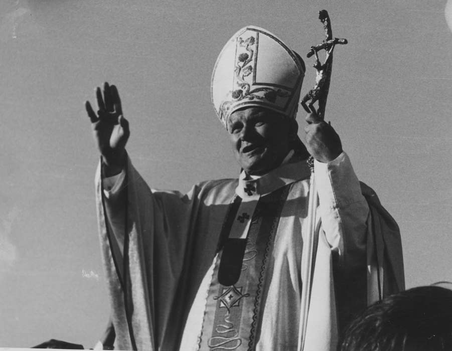 john paul ii, catholic, history of Iowa, IA, Iowa History, pope, Fouche, Shirley, crucifix, Iowa, Religion