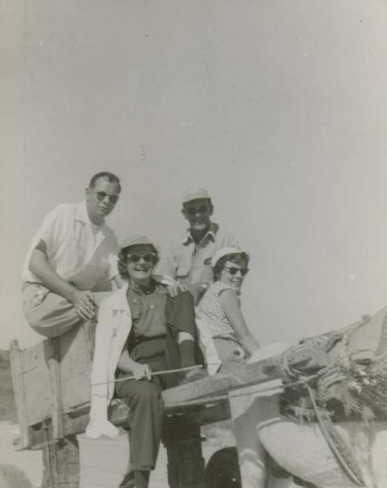 Portraits - Group, Travel, Iowa, sunglasses, Iowa History, Leisure, cart, donkey, history of Iowa, Segebarth, Robert, Hofuf