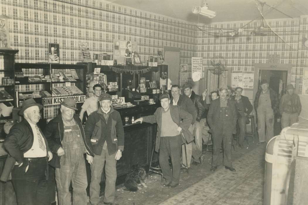 Portraits - Group, Kann, Rodney, christmas, history of Iowa, Iowa History, bar, Businesses and Factories, Holidays, Iowa, Food and Meals, Garnavillo, IA