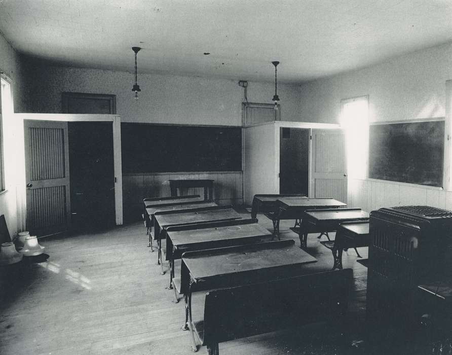 rural school, history of Iowa, Schools and Education, Iowa, classroom, one room schoolhouse, blackboard, Laurens, IA, University of Northern Iowa Museum, Iowa History, school