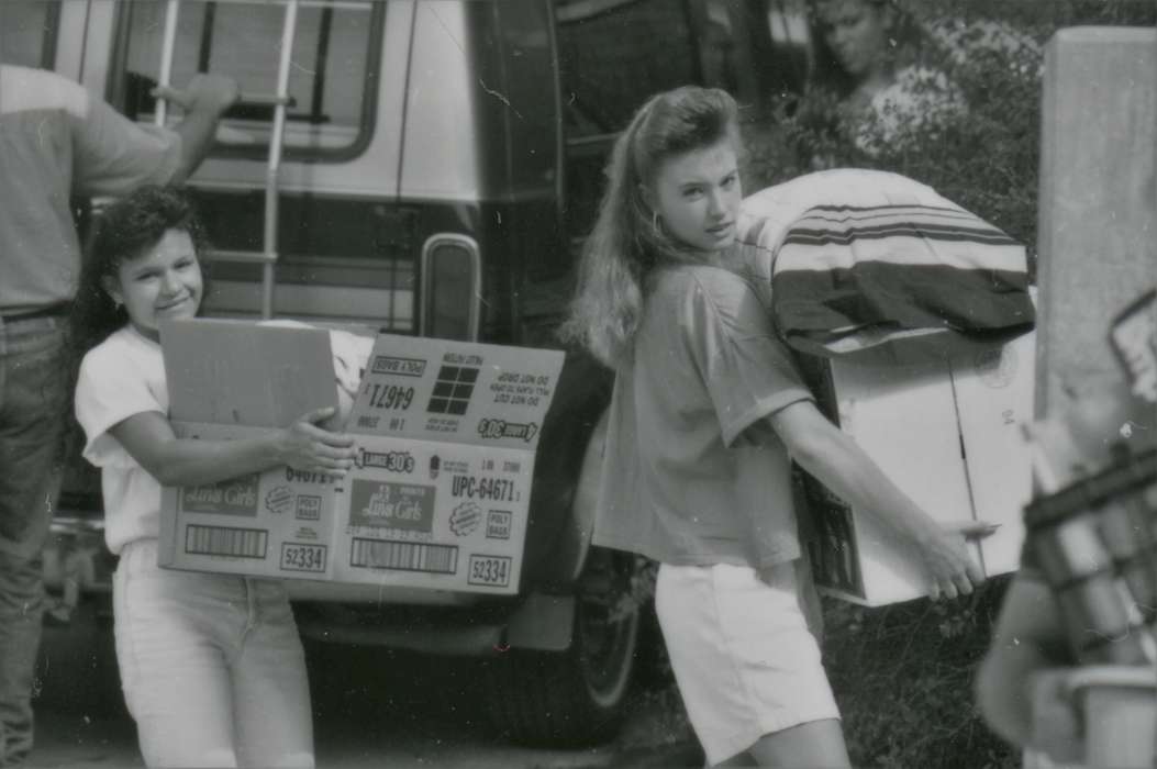Portraits - Group, hairstyle, Cedar Falls, IA, history of Iowa, Iowa History, uni, Motorized Vehicles, pillow, van, UNI Special Collections & University Archives, Iowa, Schools and Education, box, university of northern iowa