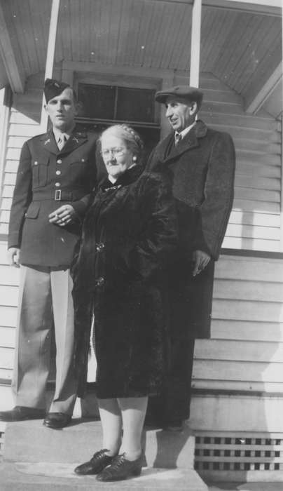 Portraits - Group, Military and Veterans, wwii, history of Iowa, uniform, Iowa History, Becker, Alfred, army, Iowa, Davenport, IA