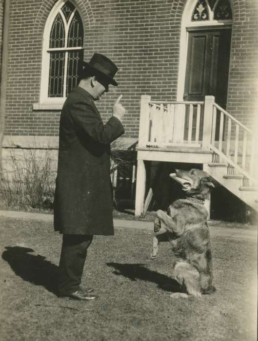 training, dog, history of Iowa, dog training, hat, Animals, Iowa, USA, Vanderah, Lori, Iowa History