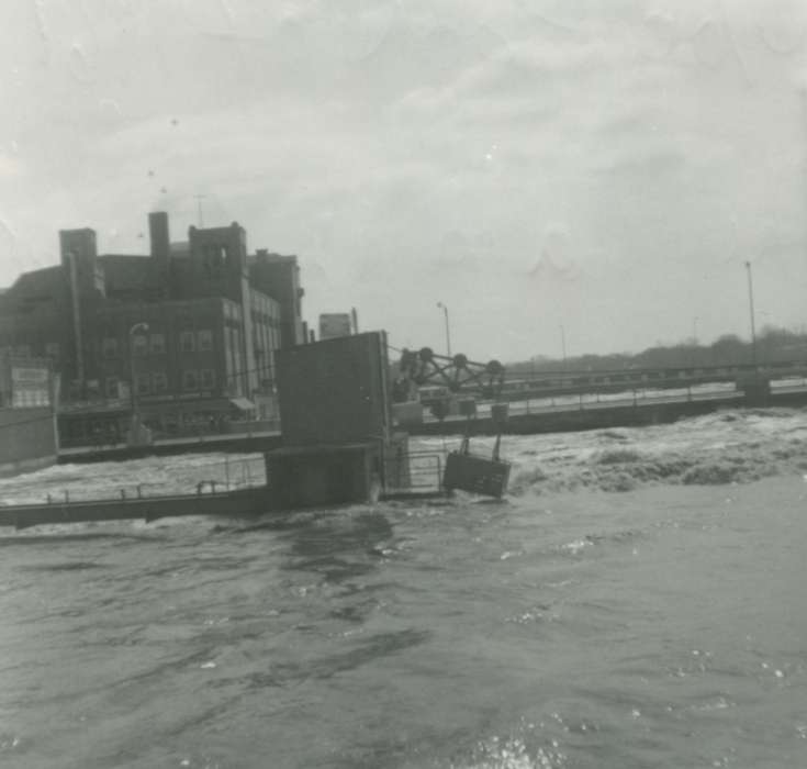 Floods, history of Iowa, Iowa History, Wagner, Brian, Lakes, Rivers, and Streams, river, Iowa, Cities and Towns, Waterloo, IA