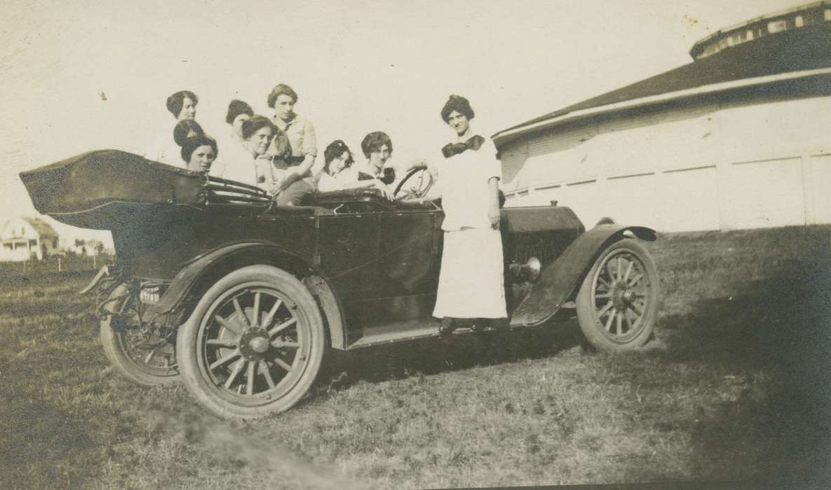 Portraits - Group, IA, Iowa, LeQuatte, Sue, car, history of Iowa, Motorized Vehicles, Iowa History