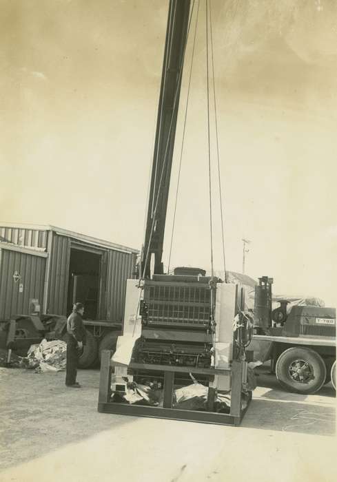 Waverly, IA, truck, history of Iowa, Motorized Vehicles, crane, Iowa, Waverly Public Library, Labor and Occupations, Iowa History