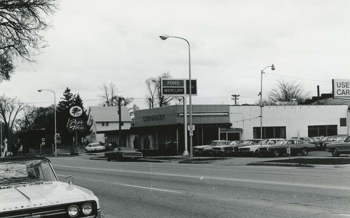history of Iowa, Iowa History, car dealership, Motorized Vehicles, Businesses and Factories, ford, car, Waverly, IA, Iowa, Cities and Towns, taco, restaurant, street, Waverly Public Library