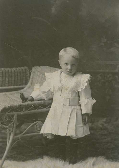 history of Iowa, Iowa History, painted backdrop, Olsson, Ann and Jons, child, toy, Reinbeck, IA, lace collar, cabinet photo, pleats, boy, wicker chair, Iowa, Children, little lord fauntleroy suit, Portraits - Individual