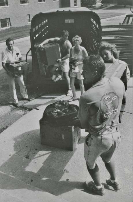 Cedar Falls, IA, dormitory, luggage, history of Iowa, Families, uni, Motorized Vehicles, Iowa History, trailer, UNI Special Collections & University Archives, Iowa, dorm, Schools and Education, chest, university of northern iowa, Labor and Occupations