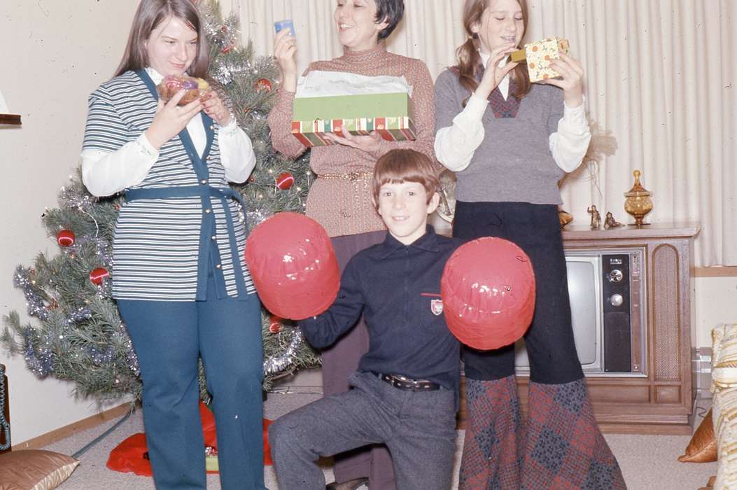 christmas, history of Iowa, Iowa History, IA, christmas presents, Holidays, Iowa, Zischke, Ward, Children
