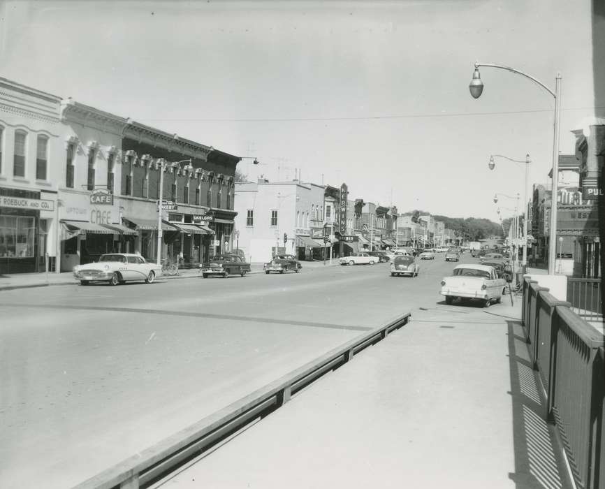 history of Iowa, Iowa History, Motorized Vehicles, Businesses and Factories, Waverly, IA, street light, Iowa, correct date needed, Waverly Public Library