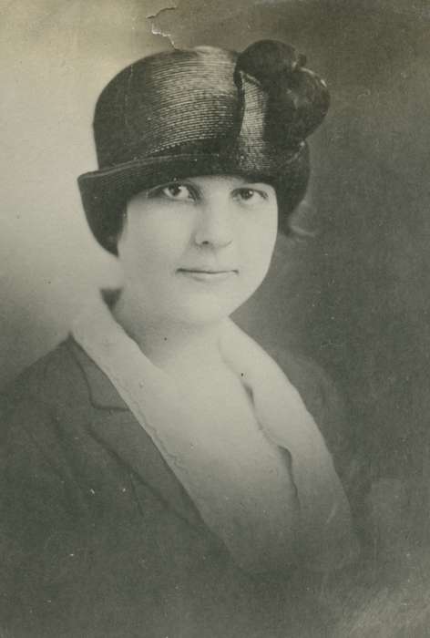 Traer, IA, hat, Portraits - Individual, woman, Iowa History, Iowa, Moore, Merlin, history of Iowa