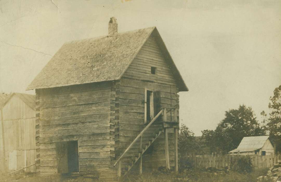 Agency, IA, Iowa, Lemberger, LeAnn, Homes, log cabin, history of Iowa, Iowa History