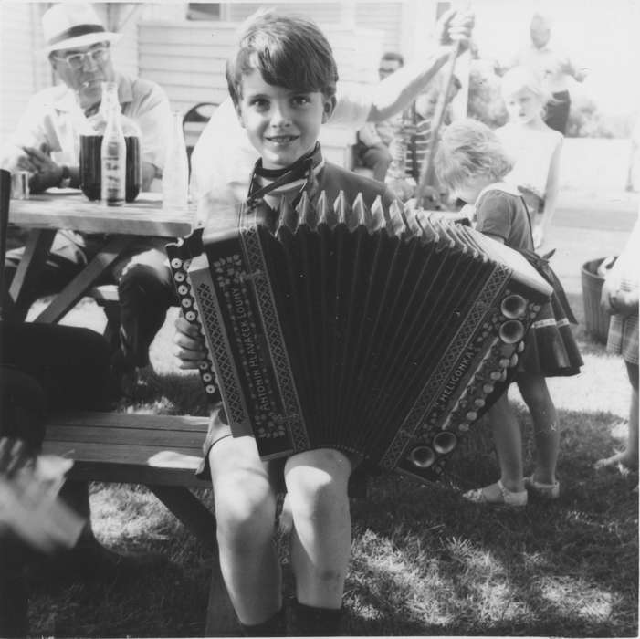 family reunion, Portraits - Individual, Iowa History, accordion, Iowa, Karns, Mike, Families, Cedar Rapids, IA, music, Entertainment, Children, history of Iowa