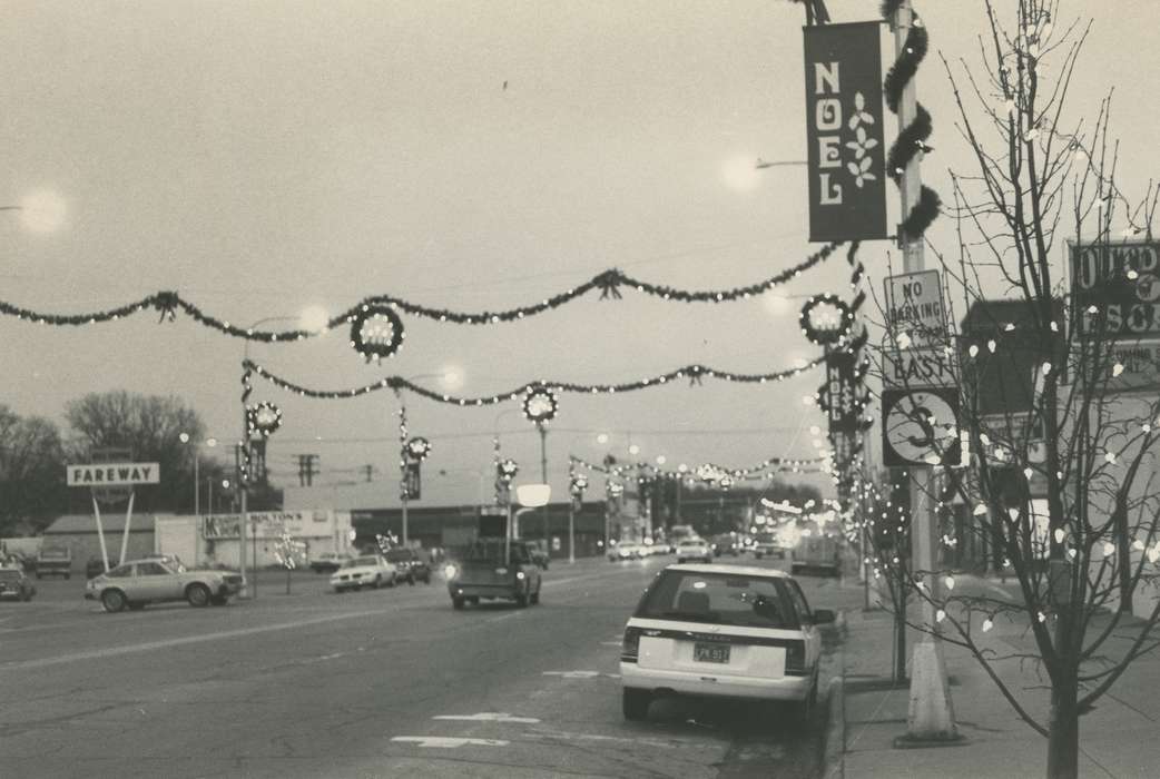 Waverly, IA, history of Iowa, Motorized Vehicles, christmas wreath, christmas decorations, Main Streets & Town Squares, Iowa, night, car, Waverly Public Library, christmas lights, Iowa History, street sign, Holidays