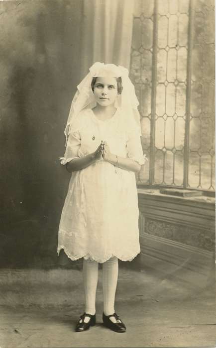 first communion, IA, Reasoner, Mike, history of Iowa, Iowa, Portraits - Individual, Children, Iowa History