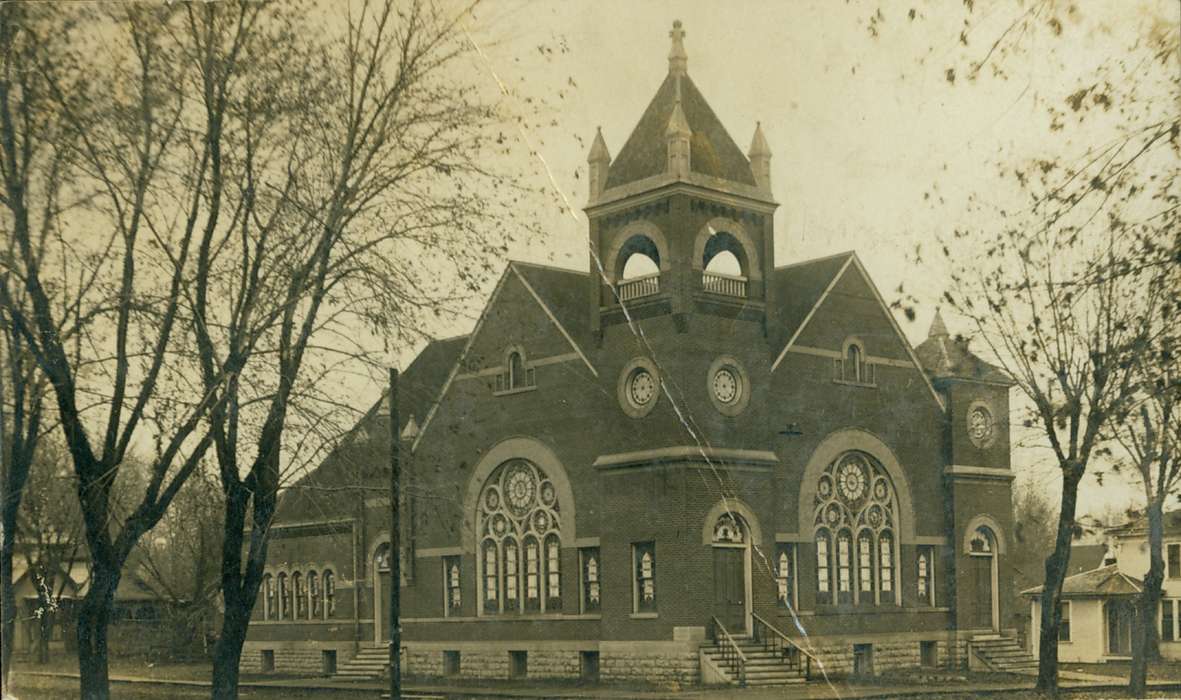 Iowa, Religion, methodist, Lemberger, LeAnn, Cities and Towns, Religious Structures, history of Iowa, Moulton, IA, Iowa History