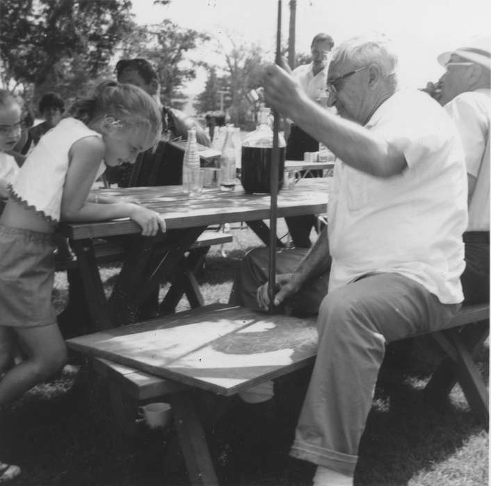 family reunion, Leisure, Iowa History, Iowa, Karns, Mike, Families, Cedar Rapids, IA, july 4, Children, history of Iowa