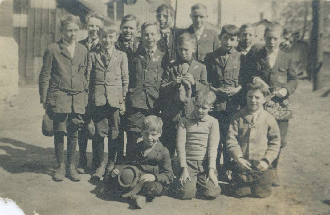 suit, correct date needed, necktie, Children, Waverly Public Library, Iowa, history of Iowa, Iowa History, newsboy cap, boy, Portraits - Group