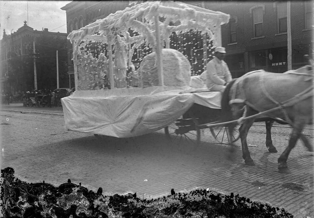 Main Streets & Town Squares, float, Iowa History, history of Iowa, parade, Animals, Fairs and Festivals, Iowa, Cities and Towns, horse, Waverly Public Library