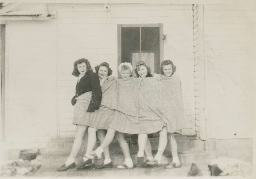 Portraits - Group, saddle shoes, Iowa, Smith, Elverda, history of Iowa, Anamosa, IA, shoes, Iowa History