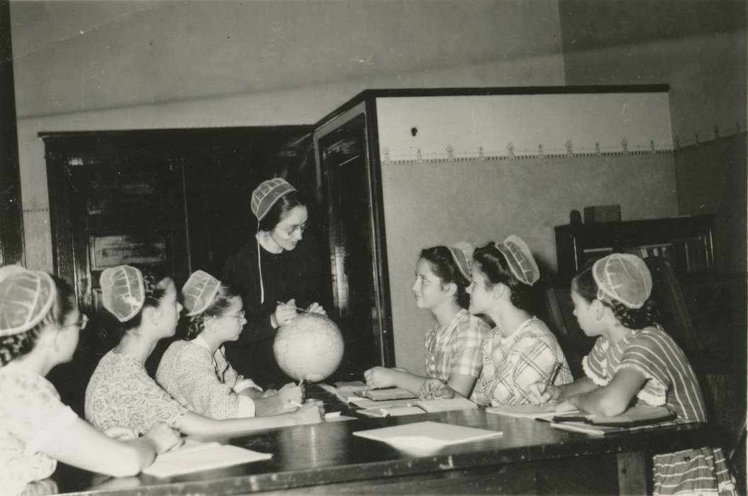 Miller, Lori, history of Iowa, Iowa History, Kalona, IA, teacher, Iowa, Schools and Education, globe, school