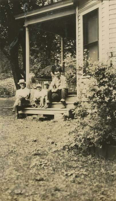 Mortenson, Jill, Iowa History, Ackley, IA, Children, Iowa, history of Iowa, Portraits - Group, porch, Homes, Families