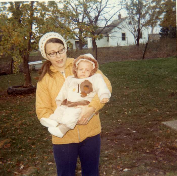 history of Iowa, Iowa History, Families, mother, Iowa, Olsson, Ann and Jons, Waterloo, IA, Children, baby
