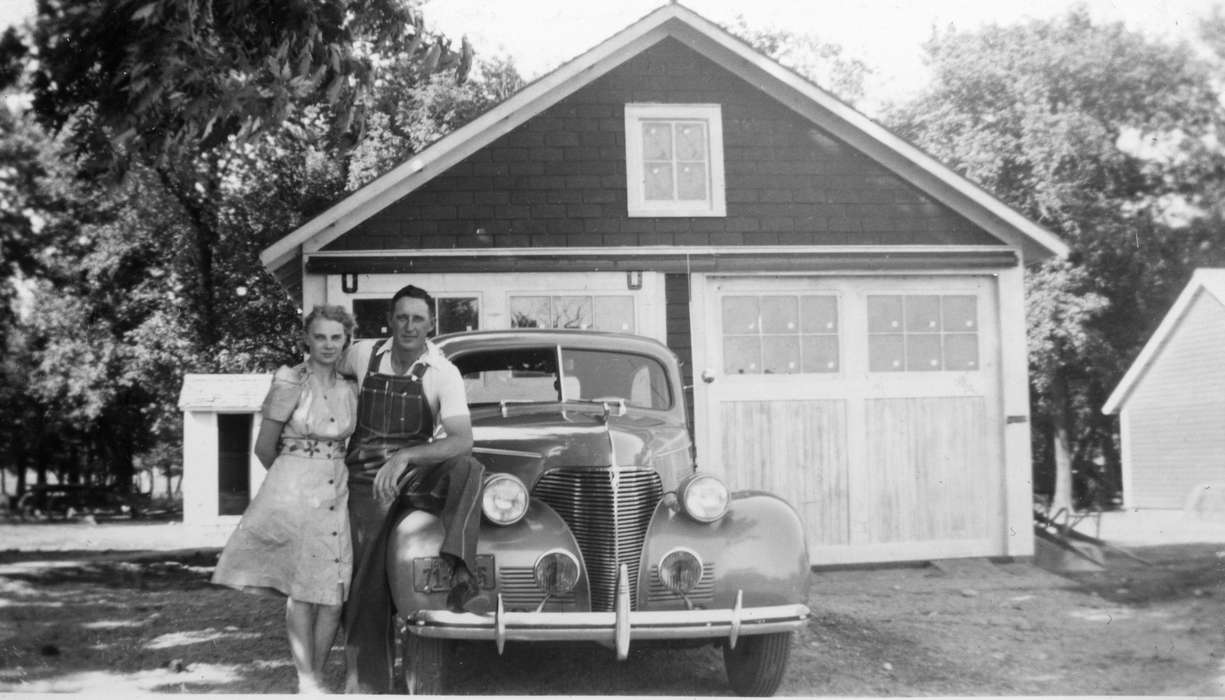 Portraits - Group, Iowa, Walker, Erik, car, Cedar Falls, IA, history of Iowa, Motorized Vehicles, Iowa History