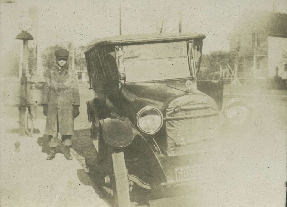 car, Iowa History, Iowa, Motorized Vehicles, IA, Neessen, Ben, history of Iowa, license plate