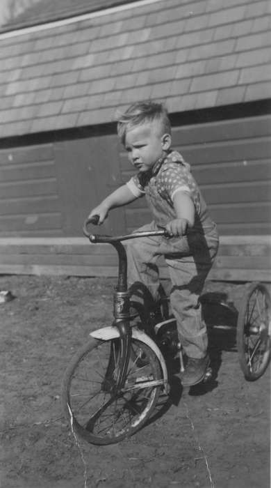 tricycle, Iowa, Marshalltown, IA, Iowa History, history of Iowa, Children, Phillips, Kim