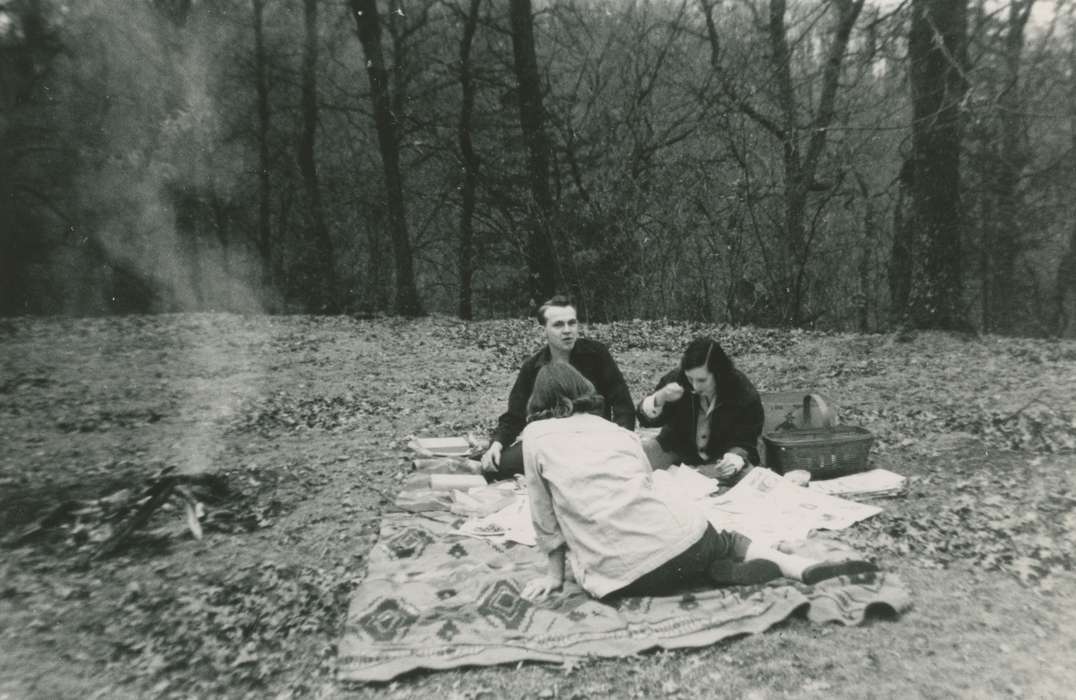 smoke, history of Iowa, Iowa History, IA, picnic, fire, Burk, Susan, picnic basket, woods, Iowa, Food and Meals, Leisure