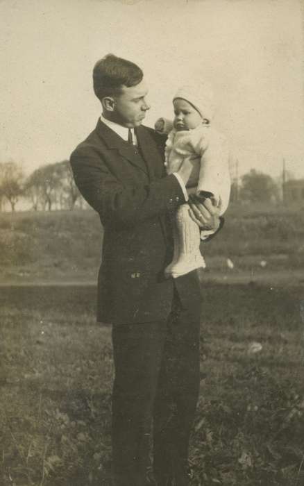 Portraits - Group, history of Iowa, Iowa History, cap, Hamilton County, IA, Iowa, McMurray, Doug, suit, Children, baby