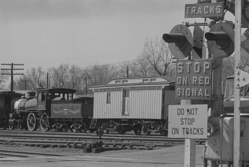 Iowa History, train track, Motorized Vehicles, Iowa, Lemberger, LeAnn, railroad, Ottumwa, IA, Train Stations, mail, history of Iowa