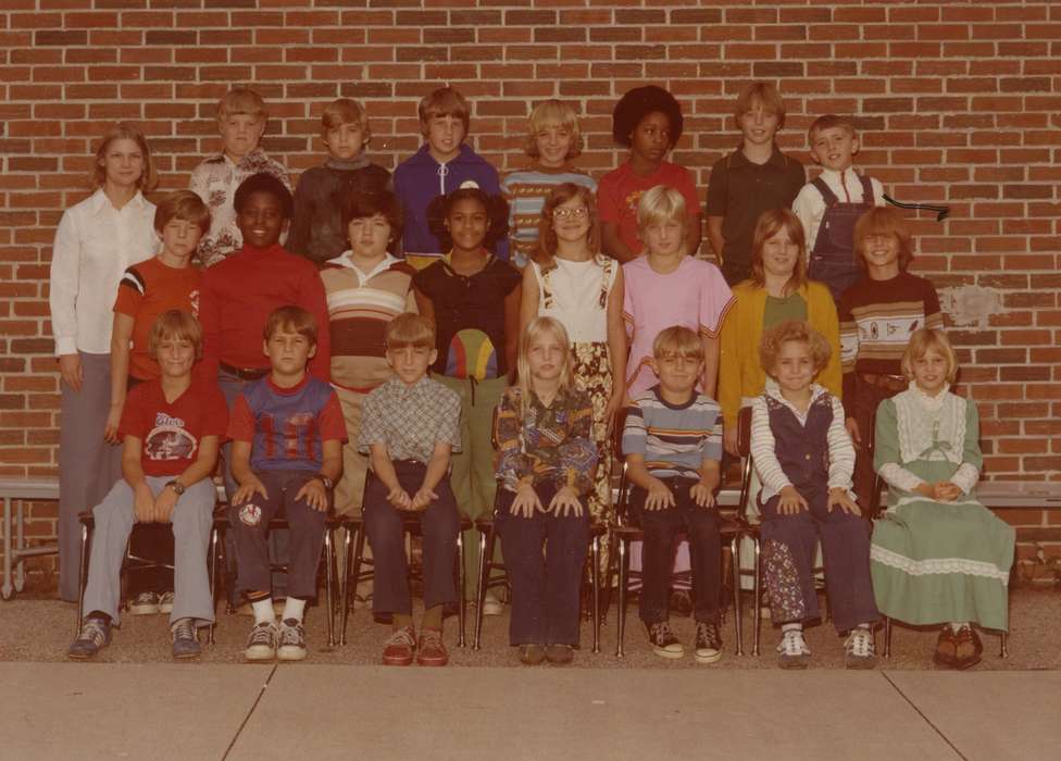 Portraits - Group, african american, Waterloo, IA, Iowa History, Iowa, Schools and Education, Barrett, Sarah, class, Children, history of Iowa, People of Color