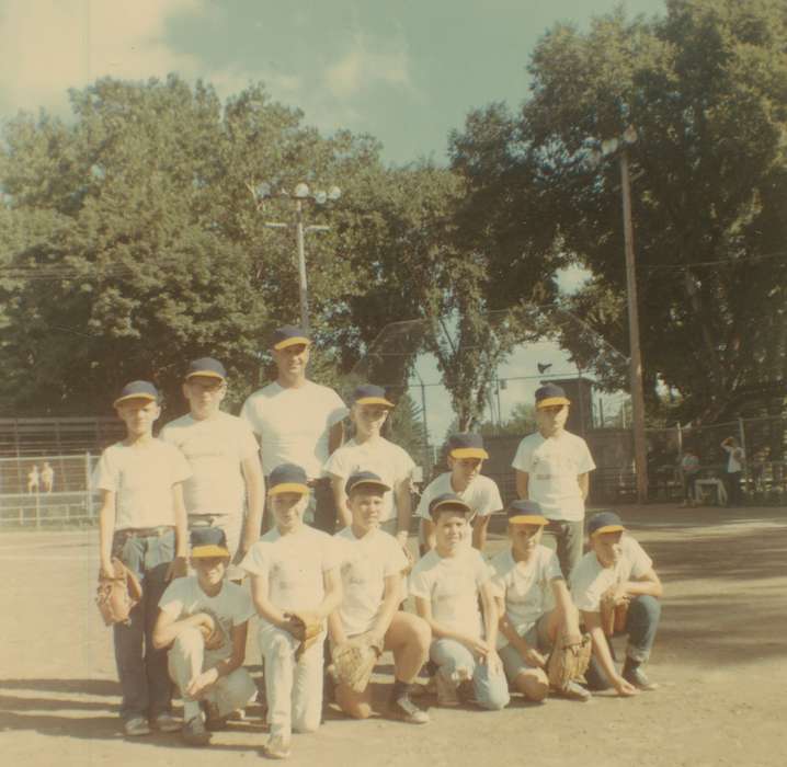 Portraits - Group, Leisure, history of Iowa, Iowa History, Merck, Linda, Iowa, Cedar Rapids, IA, baseball, Sports, team