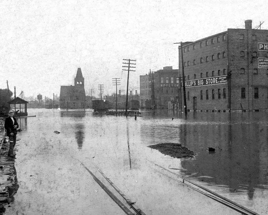 Ottumwa, IA, depot, Floods, history of Iowa, Lemberger, LeAnn, Iowa, sign, Businesses and Factories, building, Iowa History, railroad