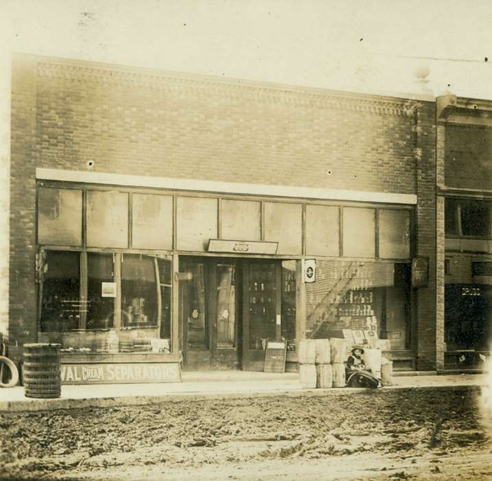 history of Iowa, Iowa History, Lemberger, LeAnn, Businesses and Factories, dirt road, Blakesburg, IA, Iowa, Cities and Towns