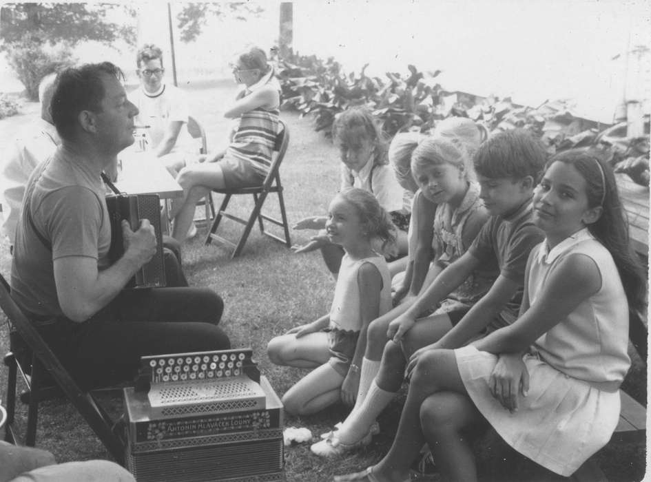 family reunion, Iowa History, accordion, Iowa, Karns, Mike, Families, Cedar Rapids, IA, music, Entertainment, history of Iowa, july 4, Children, Holidays