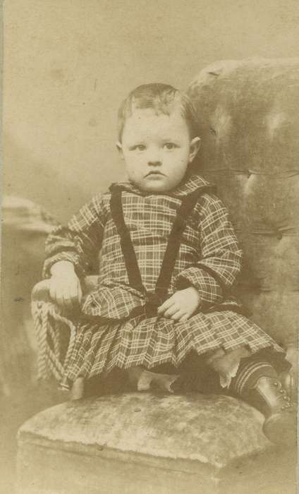 Cedar Falls, IA, carte de visite, history of Iowa, Iowa History, Olsson, Ann and Jons, high buttoned shoes, child, Iowa, boy, pantaloons, dress, Children, baby, Portraits - Individual