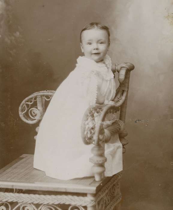 history of Iowa, Iowa History, girl, Olsson, Ann and Jons, Reinbeck, IA, lace collar, cabinet photo, Iowa, wicker chair, Children, baby, Portraits - Individual