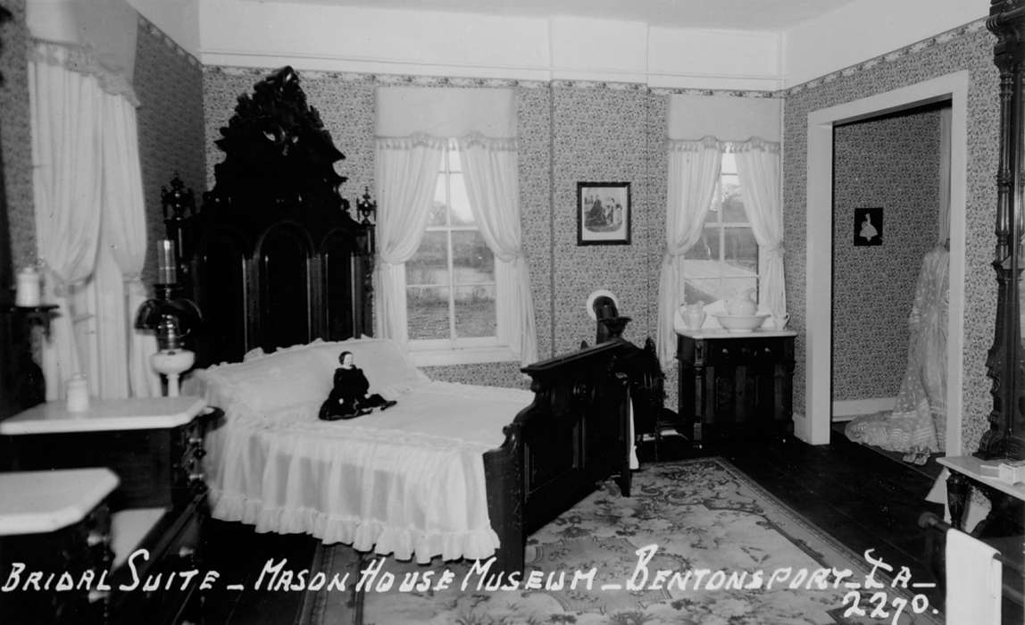 bedroom, Weddings, museum, Bentonsport, IA, Iowa, Schools and Education, history of Iowa, Lemberger, LeAnn, doll, Iowa History