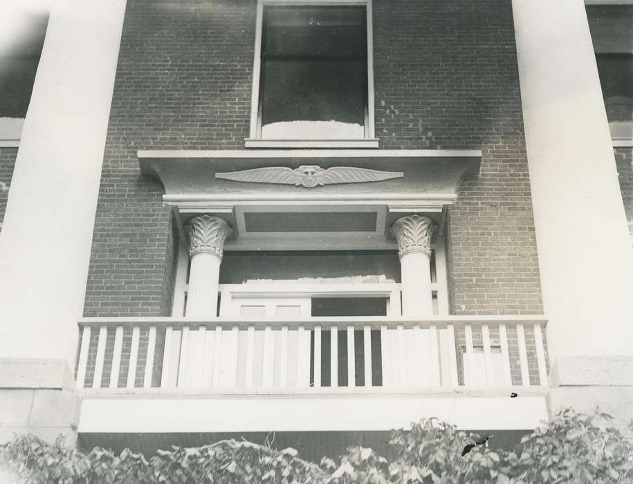 Iowa History, column, Waverly Public Library, entrance, Prisons and Criminal Justice, Iowa, history of Iowa, court house, Landscapes, Waverly, IA, window
