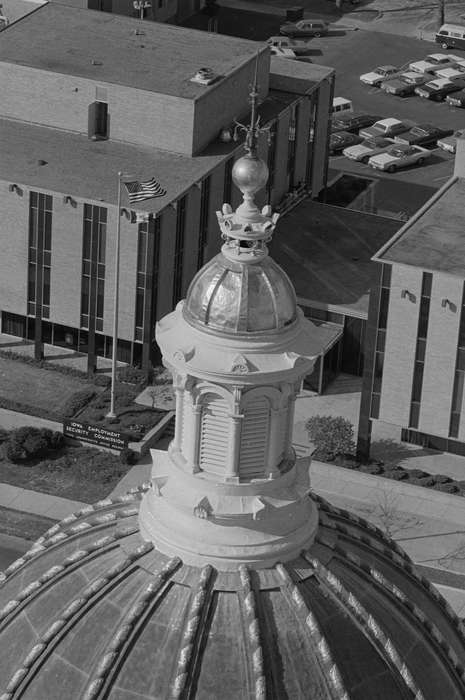 Cities and Towns, Iowa History, Iowa, capitol, Lemberger, LeAnn, Des Moines, IA, flag, Aerial Shots, dome, history of Iowa, sign