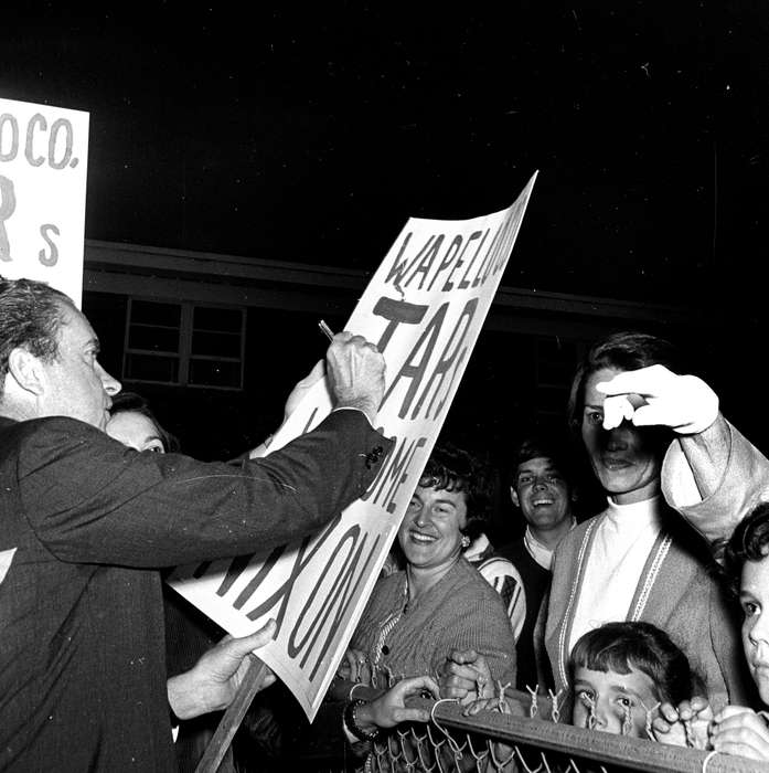 history of Iowa, Iowa History, Ottumwa, IA, Lemberger, LeAnn, autograph, Civic Engagement, president, richard nixon, nixon, Iowa, fence, sign, Children
